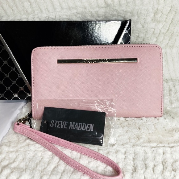 Steve Madden Light Pink Boxed Wallet Wristlet MT1000XM NEW - Picture 1 of 10